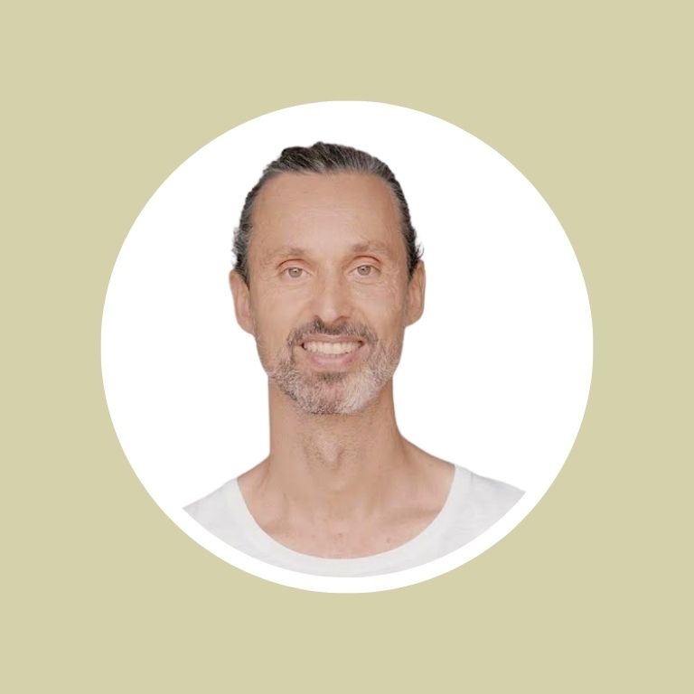 ROGER MASDEU – YOGA TERAPÉUTICO ONLINE